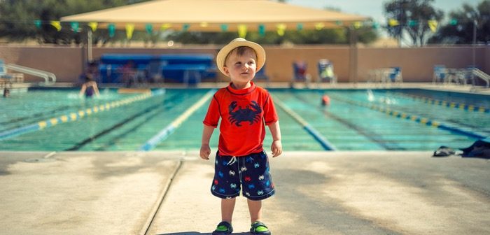 选择婴儿泳装时要考虑的因素